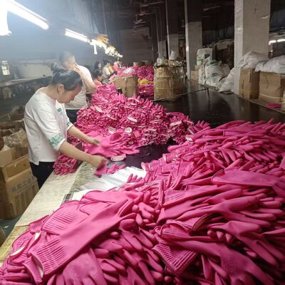 浴室の衛生作業中に化学物質の漏れから保護する,着用に適した浴室用耐化学手袋